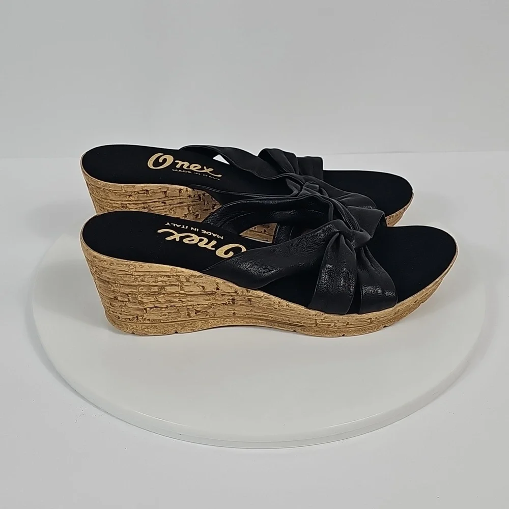 Onex nwot black